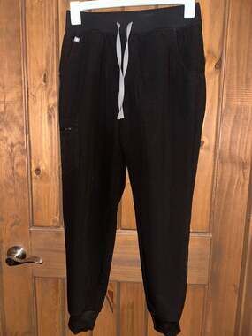 FIGS Zamora Jogger Scrub Pants Black Medical Nursing